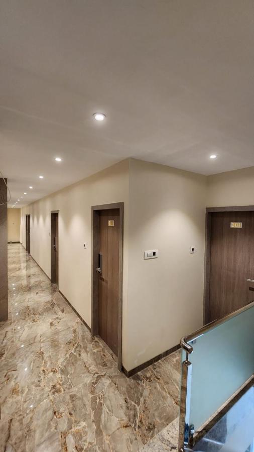 Peace International Hotel Mumbai Bagian luar foto